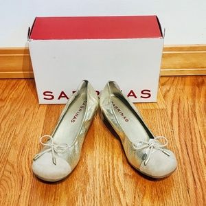 Sabrinas White Gold Leather Woman Shoe made in Spain size 38. New in box